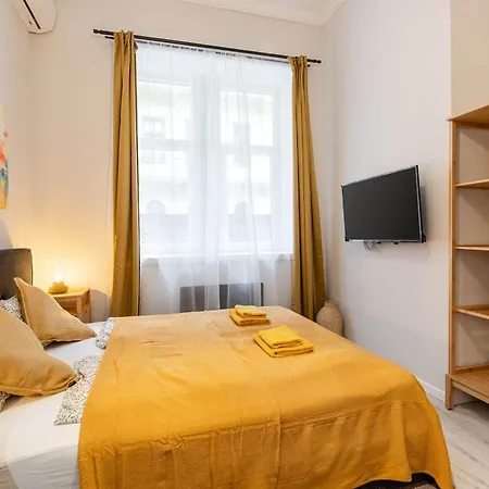 Blush & Gold Boutique B25 - Nr 3 * Budapeszt